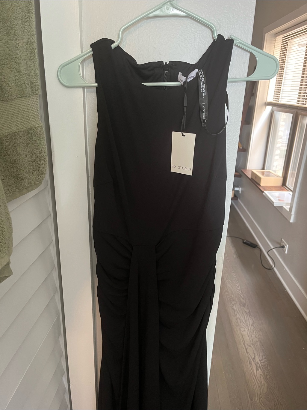 Women's Black Sleeveless Split-Front Evening Dress — image 7 of 8